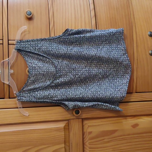 Croft & Barrow Women's two piece tank and Blouse - Picture 5 of 9